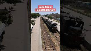 Mehran Express reaching Drigh Road Railway Station [upl. by Assirat145]