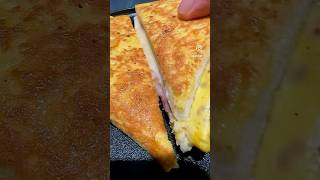 Breakfast Brekkie Eggy EggyToast Toast Sandwich BreakfastSandwich Eggs Ham Cheese Food [upl. by Adgam202]