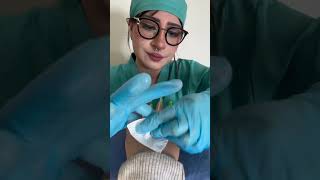 Otro día más de poner inyecciones con amor 😍 humor doctorasmr medicalasmr asmr [upl. by Deste]