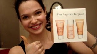 Jaime Les soins Éclat du jour de Clarins [upl. by Notsecnirp]