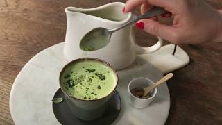 Matcha Latte  Les recettes dAngèle pour NATURALIA [upl. by Dinsdale]