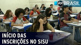 Começam inscrições no Sisu programa oferece vagas em universidades públicas  SBT Brasil 220124 [upl. by Erdnassak836]