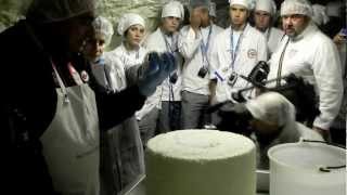 La salatura del Pecorino Romano DOP nelle grotte Brunelli a Prima Porta [upl. by Haleemak]