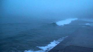 Grande Marée SaintMalo Marée haute le 121111 [upl. by Ialokin]