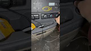 FREIGHTLINER CASCADIA heater is not working  Reset your AC System [upl. by Ferriter]