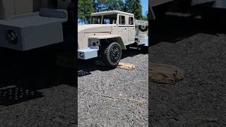 awesome scale suspension show of a stretched axial scx10 and custom gooseneck trailer [upl. by Ellynn]