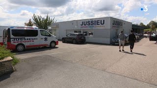 Un ambulancier tué en intervention à Besançon [upl. by Aicilra]