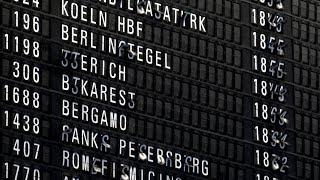 The wonderful splitflap Departure Board at Frankfurt Airport [upl. by Averat]