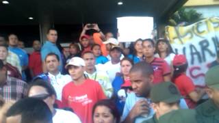 Agresión a María Corina y su equipo en Aeropuerto de Puerto Ordaz 14032014 [upl. by Kerrison]