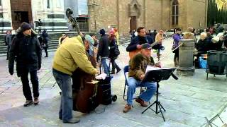 Artisti di strada a Santa Croce Firenze [upl. by Mcconnell385]