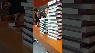 Dapatkan Buku Bertandatangan Haemin Sunim di Gramedia Grand Indonesia [upl. by Daphne930]