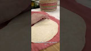 Cómo calentar las tortillas de maíz para que no se te rompan  Tortillas Nagual [upl. by Arrol147]