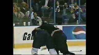 Louie DeBrusk vs Reed Low  Nov 25 2000 [upl. by Amaleta]