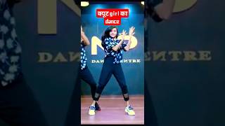 lalipop lagelu kamriya kareTu lagave lu jab lipistic lalipop shortvideo dancevideo videoshort [upl. by Yeo721]