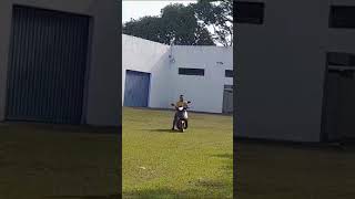 Tô aprendendo andar de moto 🛵 [upl. by Neelhtak]