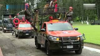 Desfile de honor y entrega de la bandera Nacional a las fuerzas especiales Guasfor [upl. by Neeruan]