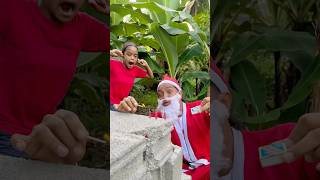 A Santa Claus le encantan los tilos Artificial3s 🎅🎆🧨🤣 shorts santaclaus navidad comedy [upl. by Ahsiuqel2]