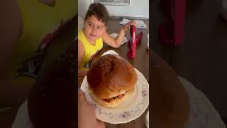 Dünyanın En İyi Kahvaltısı🍔🍔😋shorts comedy funnyvideo komikvideolar tiktok ayazvedogu [upl. by Anahsar]