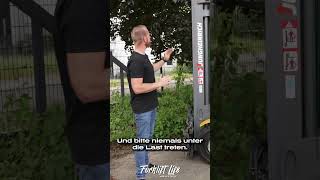 100 Fragen zum Staplerschein  032 shorts forkliftlife forklift [upl. by Ecinereb]