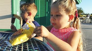 Vlog Едем в Парк Lakes Park Family fun We ride a huge bicycle and a locomotive [upl. by Reemas274]