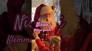 Klemte Julenissen i barnehagen christmas [upl. by Lucia395]