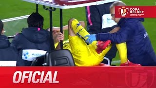 Lesión de Bruno Soriano que abandona el campo llorando [upl. by Adnwahsal]