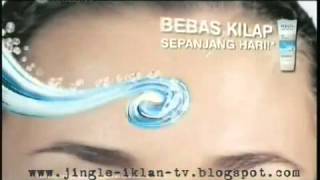 Iklan 4 Ponds Facial Foam Baru versi SMSH Hijau Daun amp Queenera BGBI Di Pantai 2012flv [upl. by Calysta]