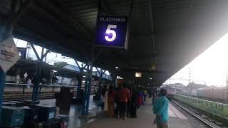 Rapti Sagar Express entry at Palakkad Junction [upl. by Ocsicnarf]