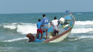 Indian fishing boat gets in to the sea [upl. by Kira425]