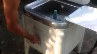 Maytag Wringer Washer Demo [upl. by Elvyn]