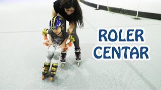 Sonja prvi put vozi ROLERE Pada i smeje se Obuka voznje sa instruktorom First Time Roller Skating [upl. by Rayford]