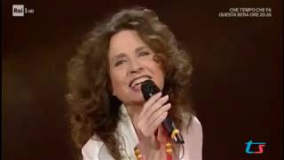 Gigliola Cinquetti  chiamalo amore LIVE 2018 [upl. by Grath]