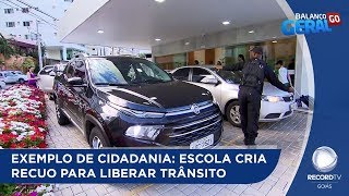 EXEMPLO DE CIDADANIA ESCOLA CRIA RECUO PARA LIBERAR TRÂNSITO [upl. by Yraillih]