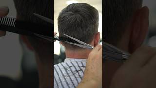 Мужская стрижка ножницами scissors over comb menshair мужскаястрижка barbertutorial [upl. by Kolva]