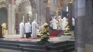 Basilica di S Ambrogio  Pontificale di Natale 2021  Benedizione Papale [upl. by Elsworth]