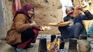 Snowy day I old man I cooking 2000 years traditional homestyle BOLANI I in the village of Caves [upl. by Rodolph]