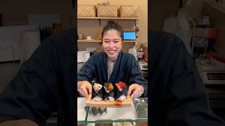 27歳女性職人さんが握る具沢山おにぎり🍙コンビニの5倍の具が入ったおにぎりは口の中でふわっと解けて絶品！大好物は高カロリー japan japanesefood rice asmr [upl. by Aaberg]