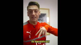 Pemain Melakukan jugling vs Ozil sepakbola ozil [upl. by Mallissa]