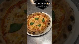 Pizza margarita pizza cheffood pizzalover highlight italianchef vairalvideo youtubeshorts a [upl. by Nemzaj418]