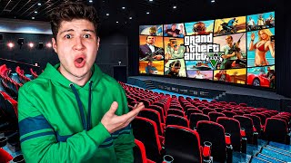 JUGANDO GTA 5 en el CINE 🎮🎬 Grand Theft Auto V [upl. by Beaner]