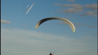 Paragliders e Planador ASW28 FlyFly [upl. by Shirk578]