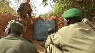 Au Mali dans un centre de formation pour les soldats  1101 [upl. by Detta]