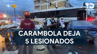 Carambola de 5 autos en el centro de Monterrey deja un lesionado [upl. by Azzil]