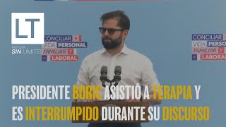 Presidente Boric en Independencia asistió a terapia y es interrumpido en su discurso [upl. by Kcirdaed598]