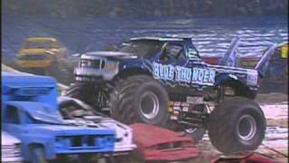 Monster Jam Pontiac 2002 [upl. by Areip532]