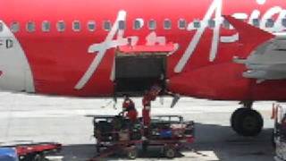 Air Asia Baggage Handling Techniques Kuala Lumpur [upl. by Leff]