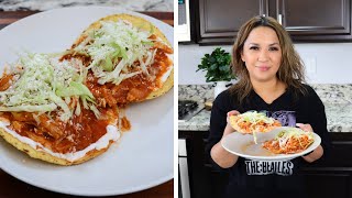 Tostadas de Tinga de Pollo con Chipotle Receta Spicy Shredded Chicken Recipe [upl. by Leanna]