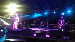 Regina The real Queen experience Live Oristano  Sardegna capodanno2017 [upl. by Carbo398]