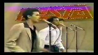 Alex Bueno canta quotTengo Miedoquot 1983 [upl. by Lanor]