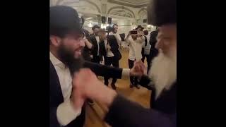 R Nachman Schapiro Dances with Shtreimel  ר נחמן שפירא רוקד עם שטריימל [upl. by Ardine]